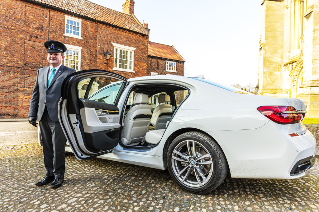 White 7 Lincoln Chauffeured Cars