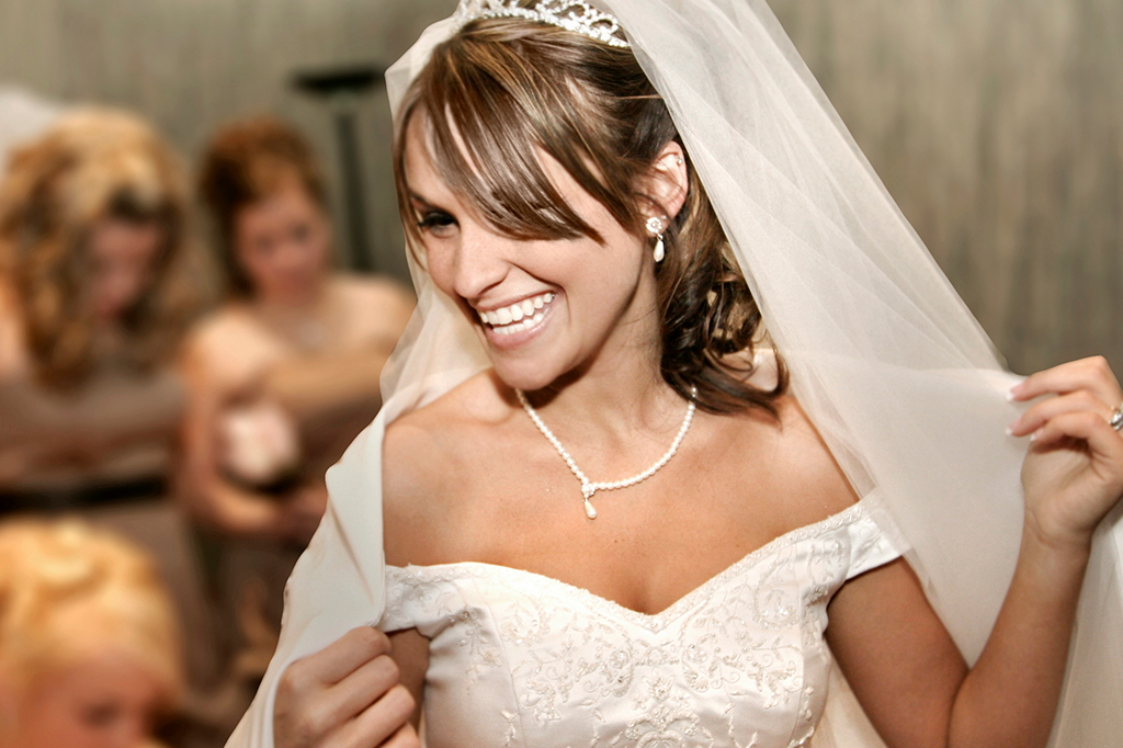 White 7 - 7 series Wedding Car